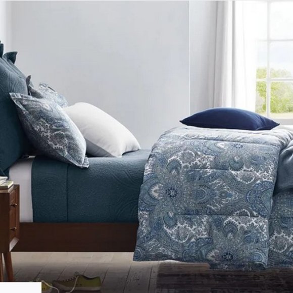 The Company Store Hillcrest Cotton Paisley Matelassé Coverlet - Picture 2 of 7